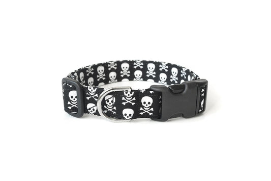 Black & White Skulls Dog Collar
