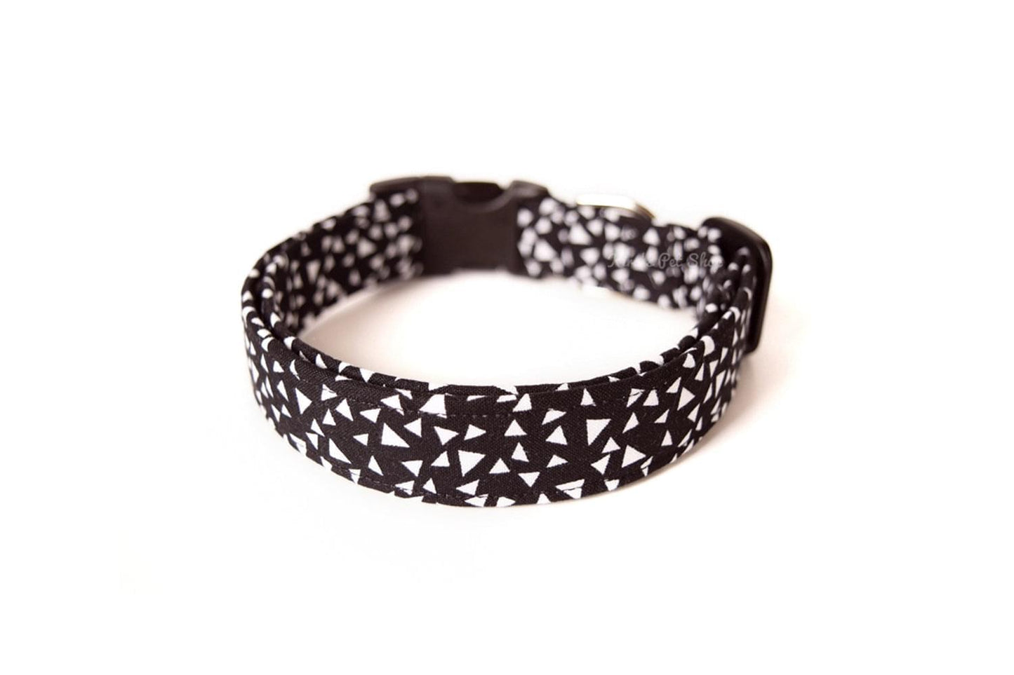 Black & White Triangles Dog Collar
