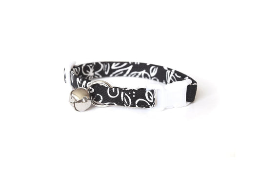 Black & White Floral Outlines Cat Collar